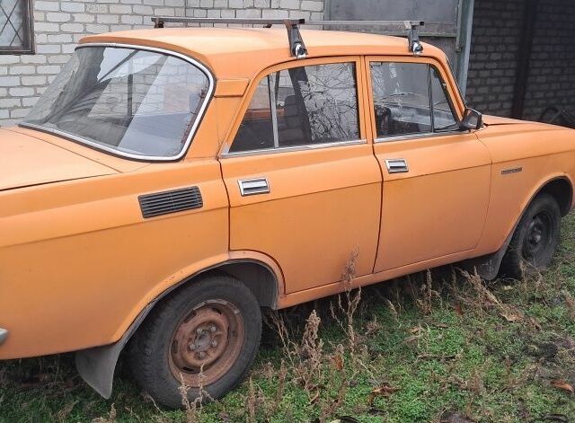 Оранжевый Москвич / АЗЛК 2140, объемом двигателя 2 л и пробегом 670 тыс. км за 1059 $, фото 1 на Automoto.ua