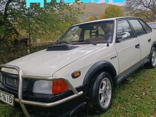 Белый Москвич / АЗЛК 2141, объемом двигателя 1.8 л и пробегом 65 тыс. км за 1500 $, фото 1 на Automoto.ua