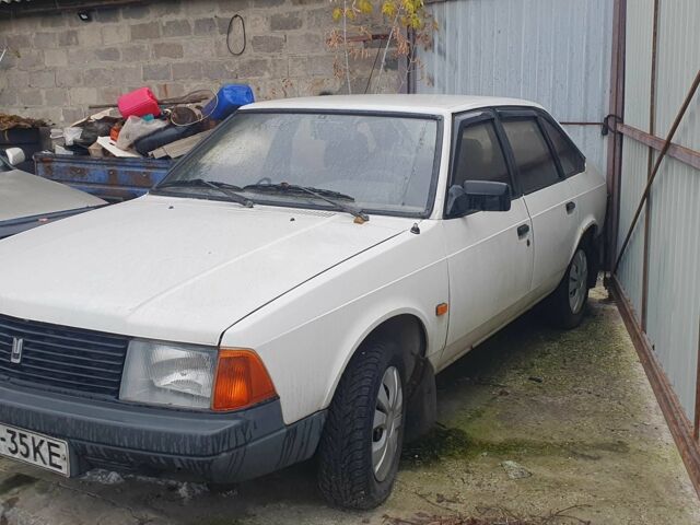 Москвич / АЗЛК 2141 1990 в Киеве на Automoto.ua Белый Москвич / АЗЛК 2141, объемом двигателя 0 л и пробегом 1000 тыс. км за 815 $, фото 1 на Automoto.ua