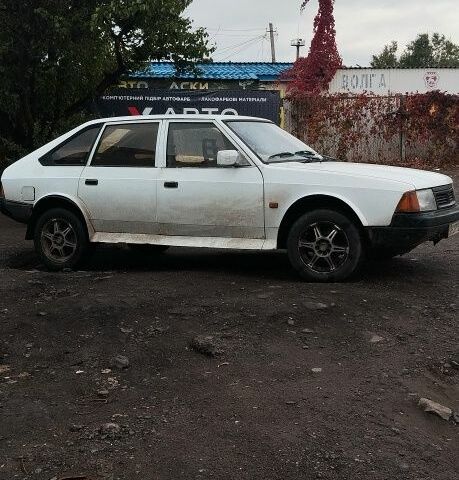 Белый Москвич / АЗЛК 2141, объемом двигателя 2 л и пробегом 1000 тыс. км за 643 $, фото 1 на Automoto.ua
