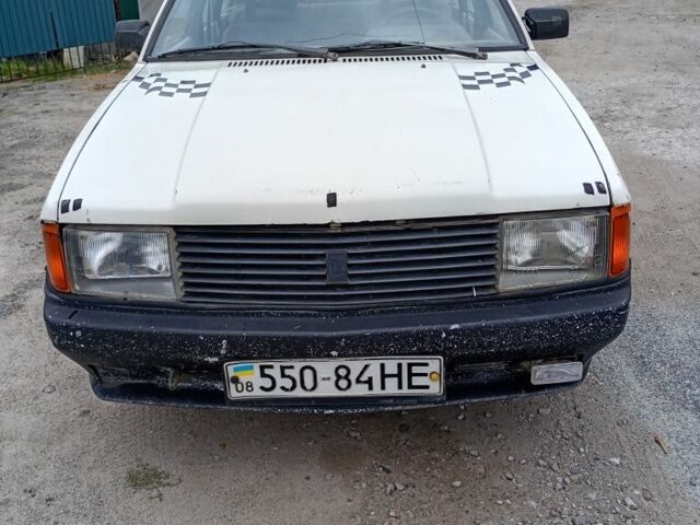 Білий Москвич / АЗЛК 2141, об'ємом двигуна 1.7 л та пробігом 500 тис. км за 450 $, фото 1 на Automoto.ua