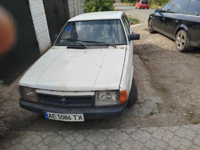 Белый Москвич / АЗЛК 2141, объемом двигателя 2 л и пробегом 350 тыс. км за 289 $, фото 1 на Automoto.ua