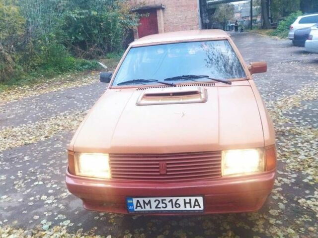 Красный Москвич / АЗЛК 2141, объемом двигателя 1.5 л и пробегом 179 тыс. км за 1000 $, фото 1 на Automoto.ua