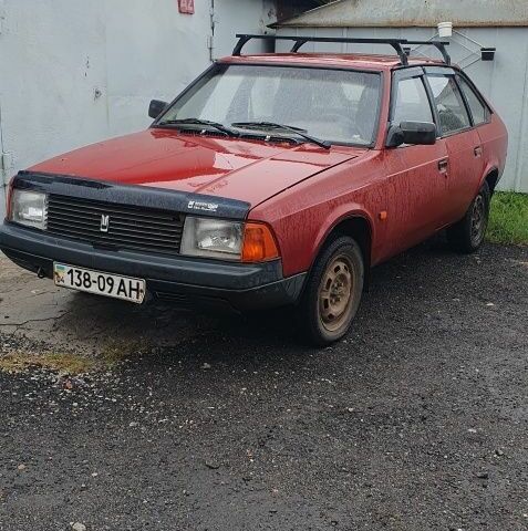 Красный Москвич / АЗЛК 2141, объемом двигателя 1.5 л и пробегом 345 тыс. км за 437 $, фото 1 на Automoto.ua