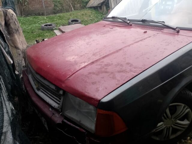 Москвич / АЗЛК 2141 1991 в Обухове на Automoto.ua Красный Москвич / АЗЛК 2141, объемом двигателя 1.5 л и пробегом 170 тыс. км за 240 $, фото 1 на Automoto.ua