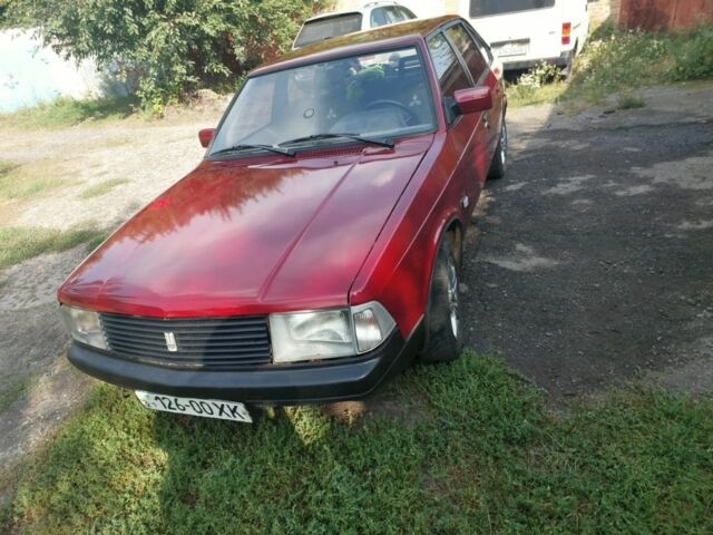 Красный Москвич / АЗЛК 2141, объемом двигателя 1.5 л и пробегом 204 тыс. км за 900 $, фото 1 на Automoto.ua