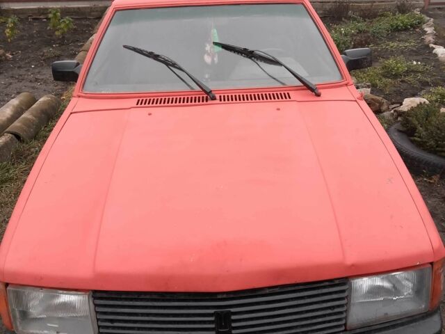 Красный Москвич / АЗЛК 2141, объемом двигателя 1.5 л и пробегом 260 тыс. км за 712 $, фото 1 на Automoto.ua