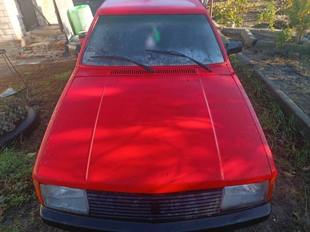 Москвич / АЗЛК 2141 1992 в Изюме на Automoto.ua Красный Москвич / АЗЛК 2141, объемом двигателя 1.5 л и пробегом 258 тыс. км за 903 $, фото 1 на Automoto.ua