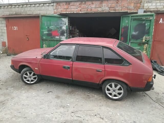 Красный Москвич / АЗЛК 2141, объемом двигателя 1.5 л и пробегом 50 тыс. км за 599 $, фото 1 на Automoto.ua