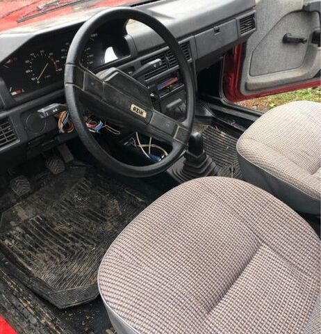 Красный Москвич / АЗЛК 2141, объемом двигателя 1.7 л и пробегом 12 тыс. км за 700 $, фото 1 на Automoto.ua