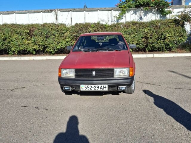 Красный Москвич / АЗЛК 2141, объемом двигателя 1.5 л и пробегом 58 тыс. км за 600 $, фото 1 на Automoto.ua