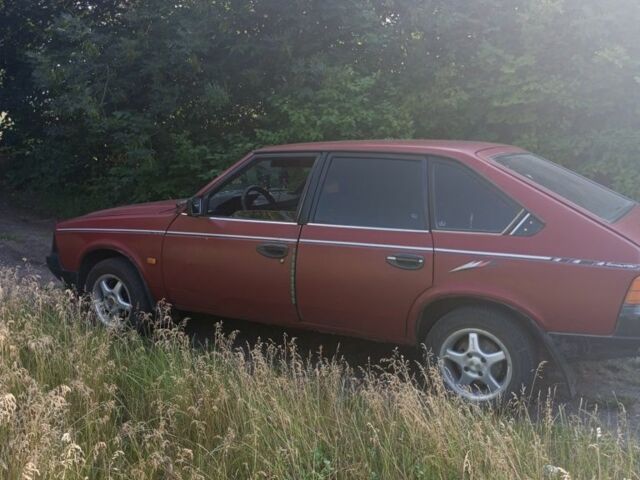 Красный Москвич / АЗЛК 2141, объемом двигателя 1.5 л и пробегом 70 тыс. км за 952 $, фото 1 на Automoto.ua