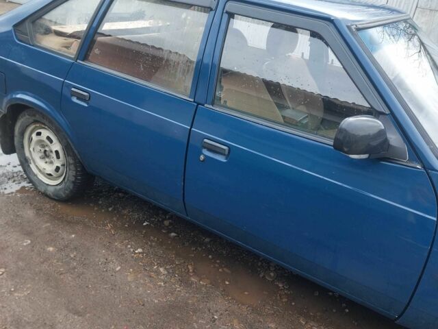Синий Москвич / АЗЛК 2141, объемом двигателя 1.8 л и пробегом 70 тыс. км за 476 $, фото 1 на Automoto.ua