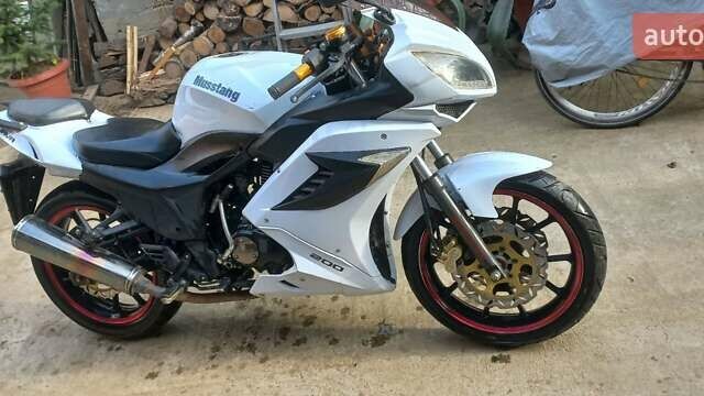 Mustang BL 2015 у Хусте на Automoto.ua Білий Mustang BL, об'ємом двигуна 0 л та пробігом 9 тис. км за 800 $, фото 1 на Automoto.ua