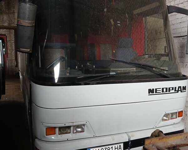 Белый Неоплан 212H, объемом двигателя 10.96 л и пробегом 1 тыс. км за 3900 $, фото 1 на Automoto.ua