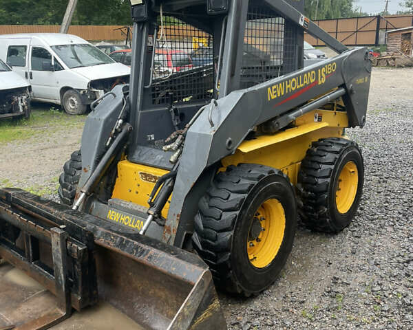 Желтый Нью Холланд LB115 4PS, объемом двигателя 3.2 л и пробегом 1 тыс. км за 17000 $, фото 1 на Automoto.ua