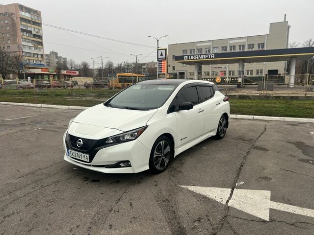 Білий Ніссан 110, об'ємом двигуна 0 л та пробігом 130 тис. км за 10000 $, фото 1 на Automoto.ua