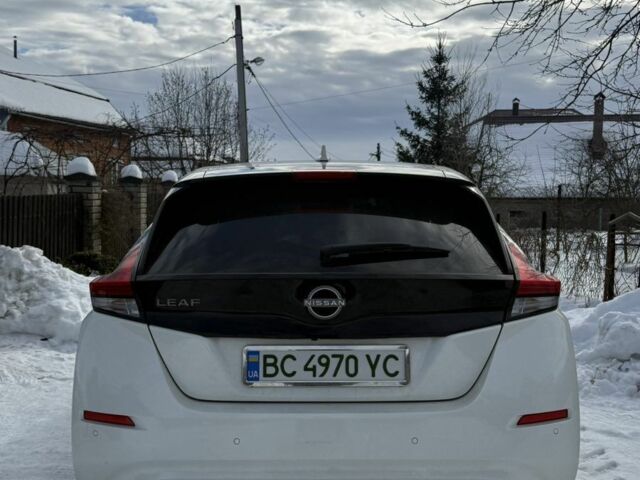 Белый Ниссан 110, объемом двигателя 0 л и пробегом 10 тыс. км за 14000 $, фото 1 на Automoto.ua