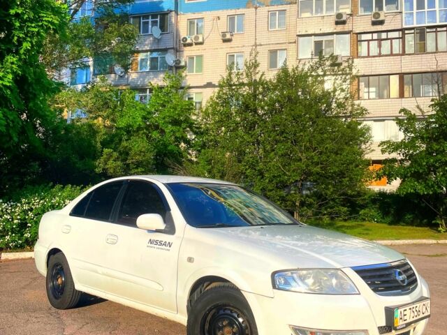 Белый Ниссан Альмера Классик, объемом двигателя 1.6 л и пробегом 300 тыс. км за 4800 $, фото 1 на Automoto.ua