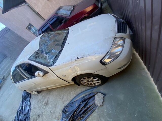 Білий Ніссан Альмера Класік, об'ємом двигуна 1.6 л та пробігом 150 тис. км за 1400 $, фото 1 на Automoto.ua