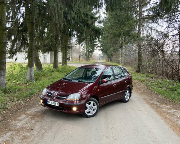 Красный Ниссан Альмера Тино, объемом двигателя 1.77 л и пробегом 226 тыс. км за 3552 $, фото 1 на Automoto.ua