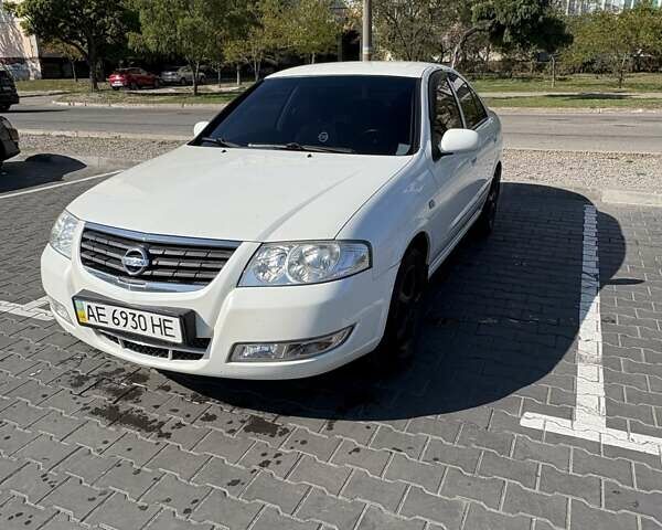 Белый Ниссан Альмера, объемом двигателя 1.6 л и пробегом 187 тыс. км за 5000 $, фото 1 на Automoto.ua