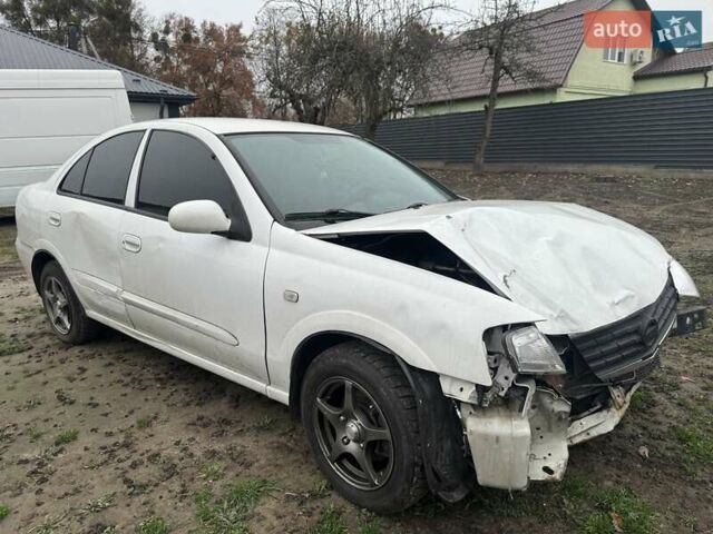 Белый Ниссан Альмера, объемом двигателя 1.6 л и пробегом 200 тыс. км за 1650 $, фото 1 на Automoto.ua
