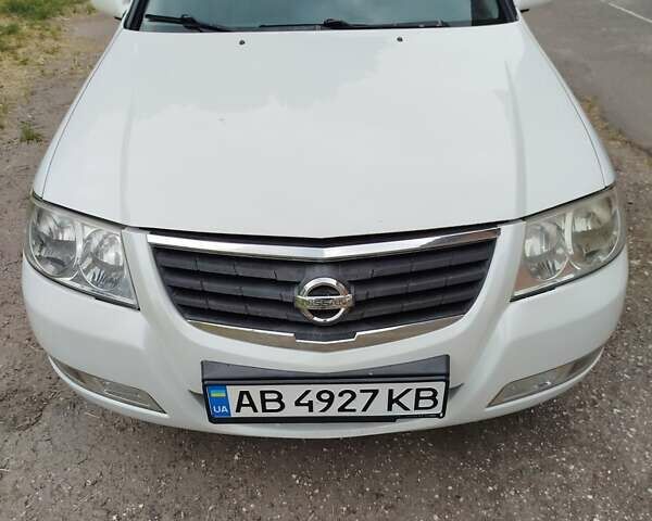 Белый Ниссан Альмера, объемом двигателя 1.6 л и пробегом 144 тыс. км за 5000 $, фото 1 на Automoto.ua