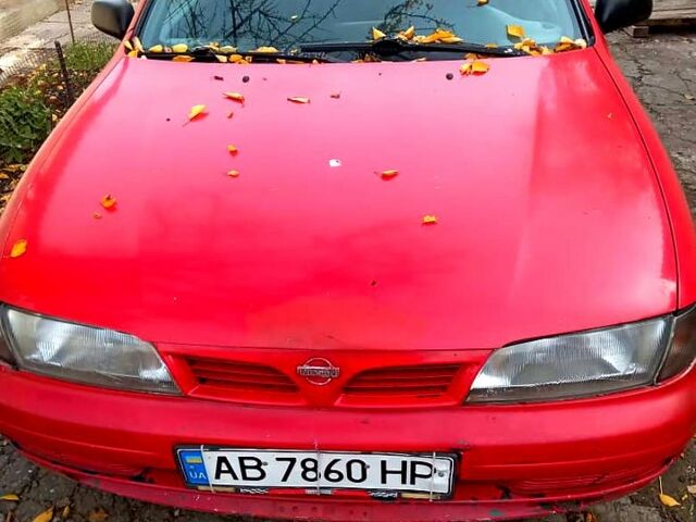 Красный Ниссан Альмера, объемом двигателя 1.4 л и пробегом 0 тыс. км за 1200 $, фото 1 на Automoto.ua