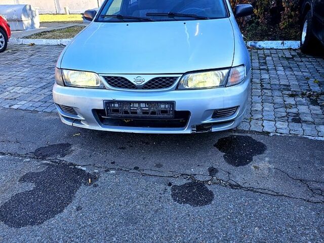 Ниссан Альмера, объемом двигателя 1.6 л и пробегом 320 тыс. км за 650 $, фото 1 на Automoto.ua