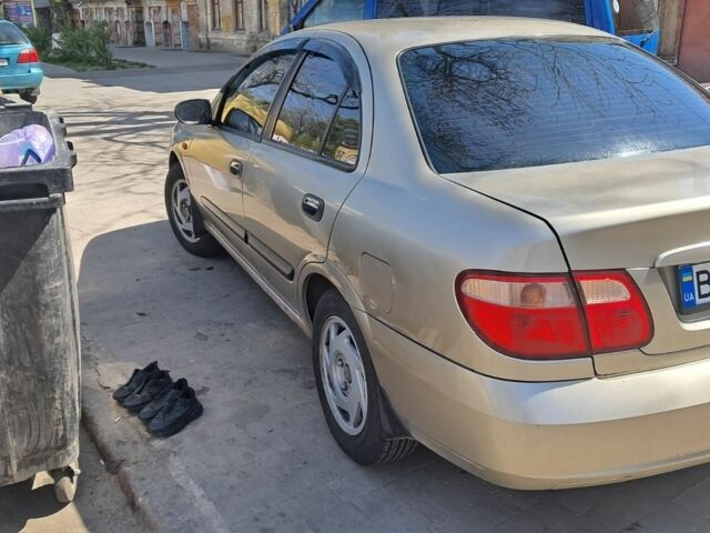 Желтый Ниссан Альмера, объемом двигателя 1.8 л и пробегом 298 тыс. км за 2700 $, фото 1 на Automoto.ua