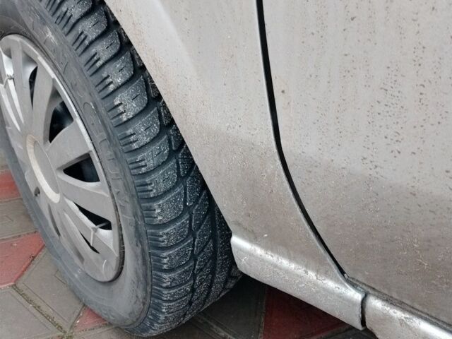 Серый Ниссан Альмера, объемом двигателя 2.2 л и пробегом 270 тыс. км за 2600 $, фото 1 на Automoto.ua