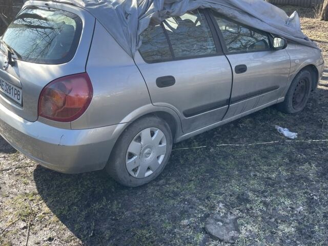 Серый Ниссан Альмера, объемом двигателя 1.6 л и пробегом 150 тыс. км за 1000 $, фото 1 на Automoto.ua