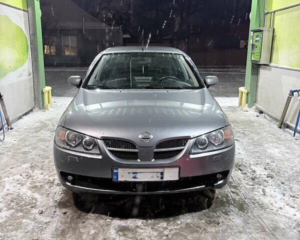 Серый Ниссан Альмера, объемом двигателя 1.5 л и пробегом 270 тыс. км за 3000 $, фото 1 на Automoto.ua