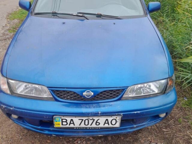 Синій Ніссан Альмера, об'ємом двигуна 1 л та пробігом 300 тис. км за 1350 $, фото 1 на Automoto.ua