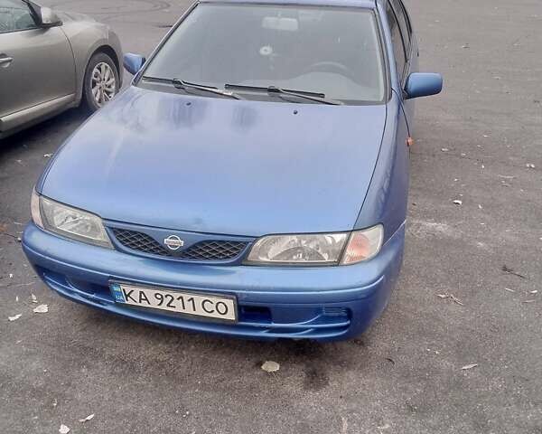 Синий Ниссан Альмера, объемом двигателя 1.39 л и пробегом 330 тыс. км за 2100 $, фото 1 на Automoto.ua