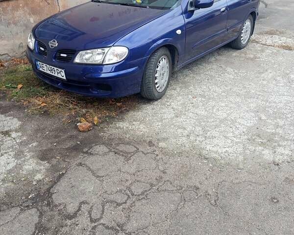 Синий Ниссан Альмера, объемом двигателя 2.2 л и пробегом 330 тыс. км за 3300 $, фото 1 на Automoto.ua
