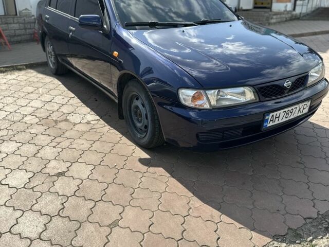 Синий Ниссан Альмера, объемом двигателя 1.4 л и пробегом 384 тыс. км за 2500 $, фото 1 на Automoto.ua