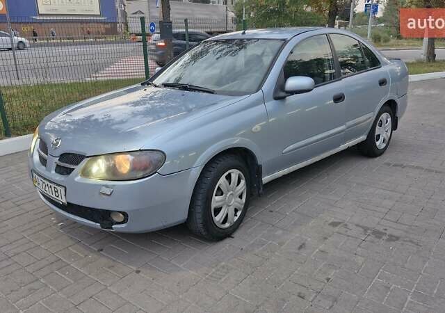 Синий Ниссан Альмера, объемом двигателя 1.8 л и пробегом 290 тыс. км за 2900 $, фото 1 на Automoto.ua