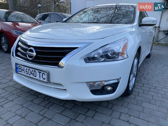 Білий Ніссан Альтіма, об'ємом двигуна 2.49 л та пробігом 90 тис. км за 8800 $, фото 1 на Automoto.ua