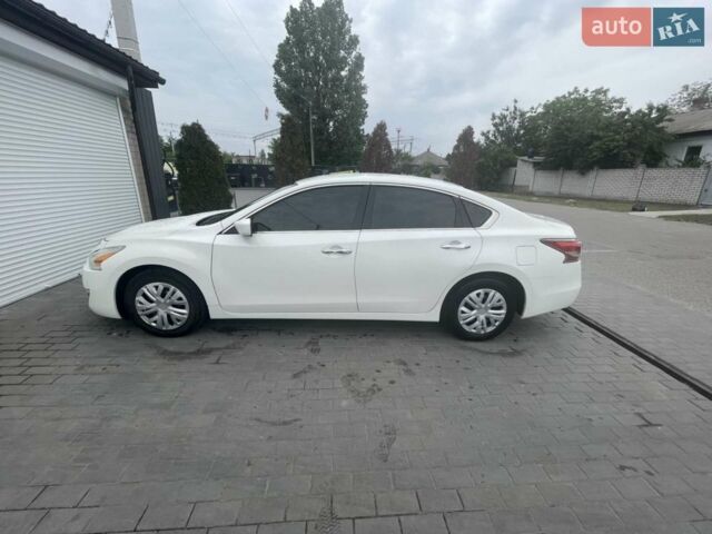 Белый Ниссан Альтима, объемом двигателя 2.5 л и пробегом 209 тыс. км за 7600 $, фото 1 на Automoto.ua