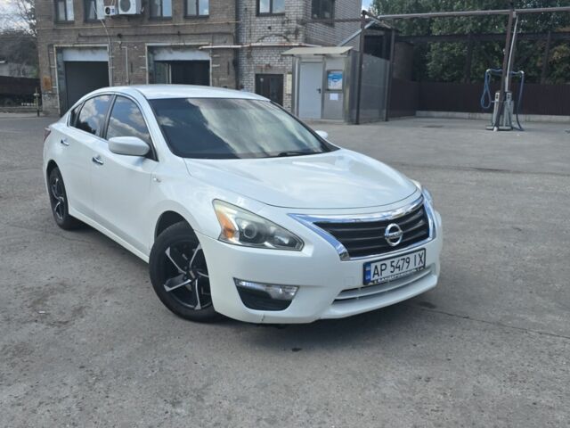 Белый Ниссан Альтима, объемом двигателя 2.5 л и пробегом 160 тыс. км за 7500 $, фото 1 на Automoto.ua
