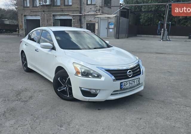 Білий Ніссан Альтіма, об'ємом двигуна 2.49 л та пробігом 160 тис. км за 7500 $, фото 1 на Automoto.ua