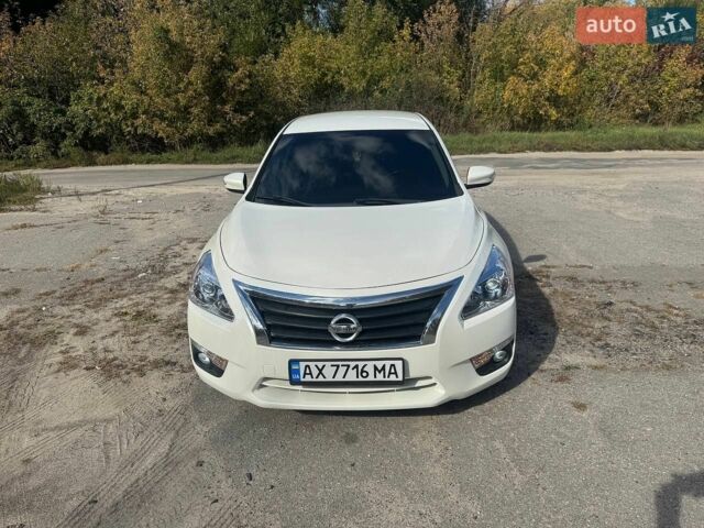 Білий Ніссан Альтіма, об'ємом двигуна 2.5 л та пробігом 147 тис. км за 10800 $, фото 1 на Automoto.ua