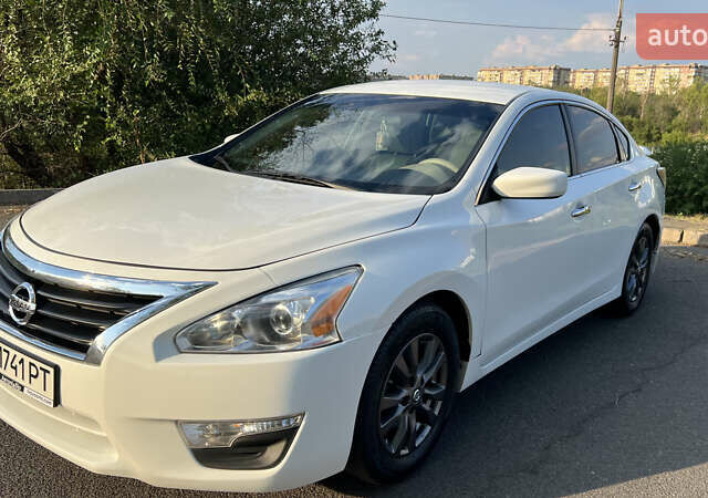 Белый Ниссан Альтима, объемом двигателя 2.5 л и пробегом 149 тыс. км за 11500 $, фото 1 на Automoto.ua