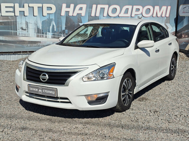 Белый Ниссан Альтима, объемом двигателя 25 л и пробегом 250 тыс. км за 7900 $, фото 1 на Automoto.ua