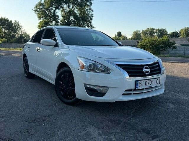Белый Ниссан Альтима, объемом двигателя 2.5 л и пробегом 223 тыс. км за 9300 $, фото 1 на Automoto.ua