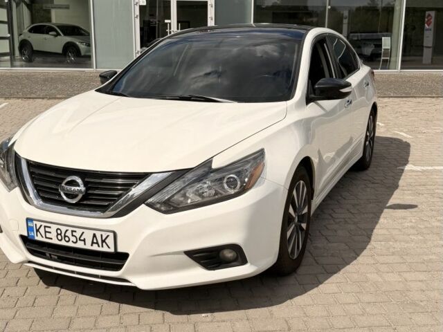 Белый Ниссан Альтима, объемом двигателя 2.5 л и пробегом 160 тыс. км за 12523 $, фото 1 на Automoto.ua