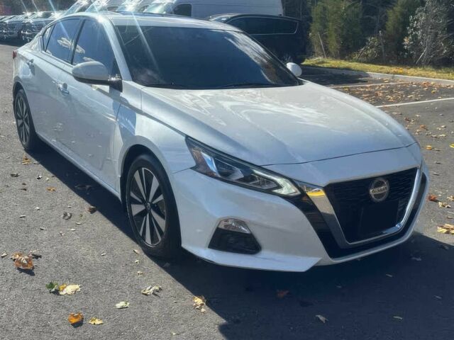 Белый Ниссан Альтима, объемом двигателя 2.5 л и пробегом 36 тыс. км за 6400 $, фото 1 на Automoto.ua