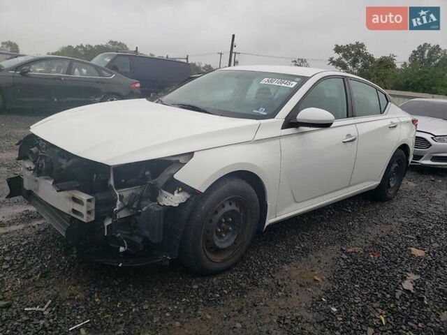 Білий Ніссан Альтіма, об'ємом двигуна 2.49 л та пробігом 48 тис. км за 2600 $, фото 1 на Automoto.ua